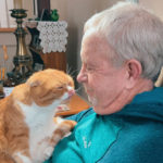 Gato Sweet Potato e seu vovô Sr. Nugent