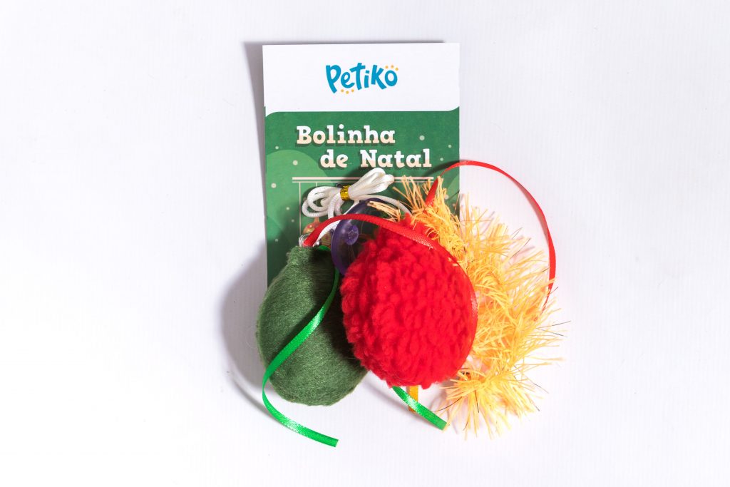 Brinquedo Bolinha de Natal para gatos