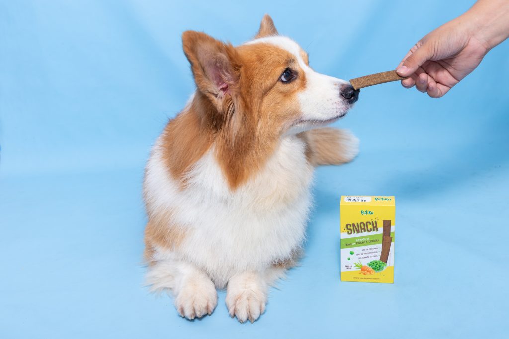  Petisco Snack - Bifinhos de Carne com Ervilha e Cenoura enviado no BOX.Petiko para cães