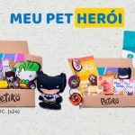 Edição "Meu Pet Herói" do BOX.Petiko para cães e gatos com produtos oficiais da DC Comics